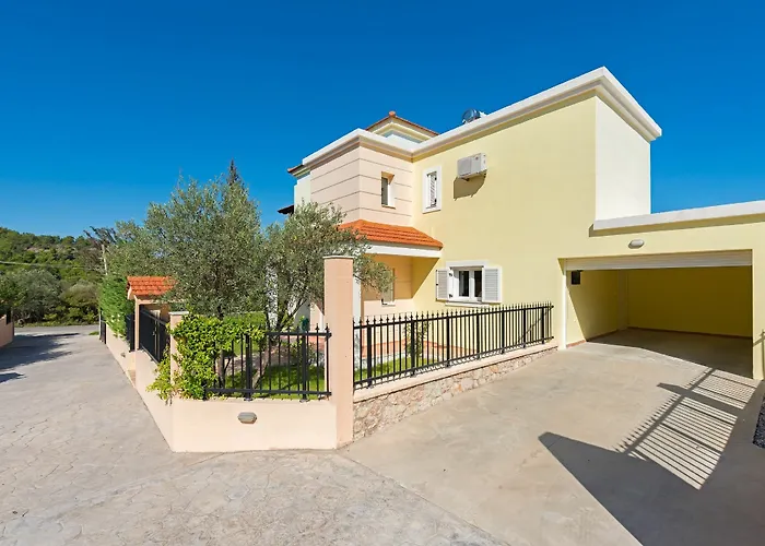 Seven Springs Apollon Villa